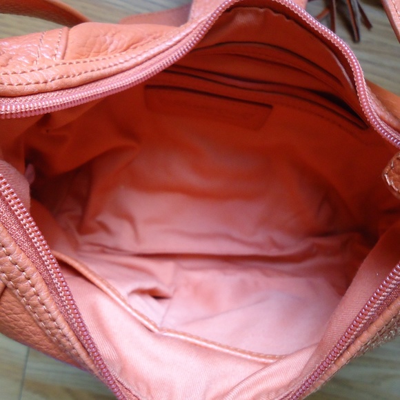 Coldwater Creek genuine pebbled leather shoulder bag. - Picture 4 of 8